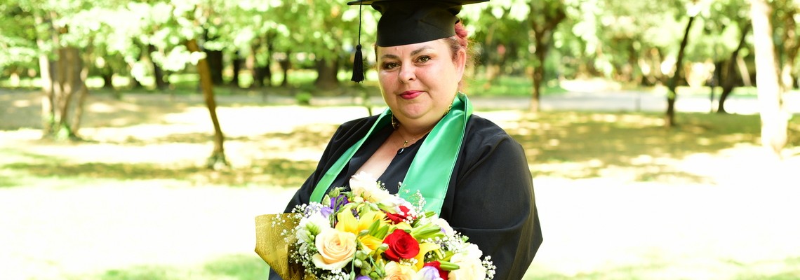 Toca Absolvire Piatra Neamt / Esarfe Absolvire in Piatra Neamt | Robe Absolvire de Vanzare in Piatra Neamt Toca Absolvire Piatra Neamt / Esarfe Absolvire in Piatra Neamt | Robe Absolvire de Vanzare in Piatra Neamt