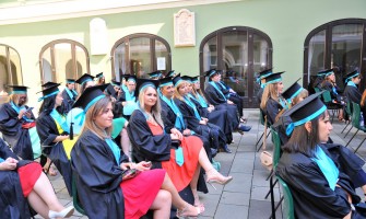 Toca Absolvire Targu Jiu	 / Esarfe Absolvire in Targu Jiu	 | Robe Absolvire de Vanzare in Targu Jiu	