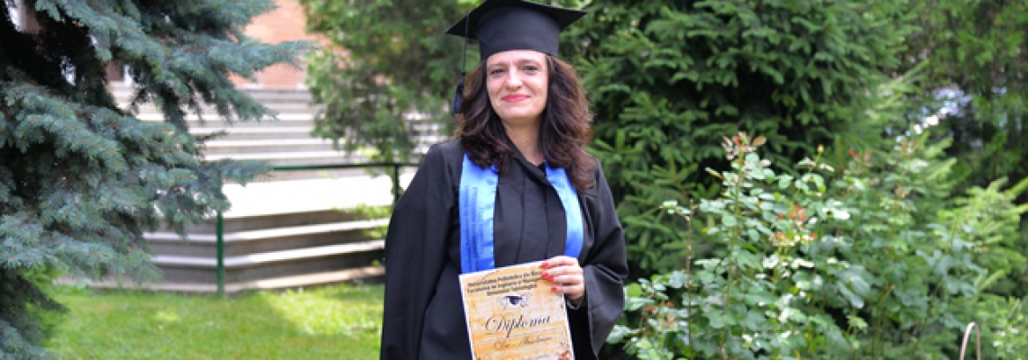 Toca Absolvire Abrud / Esarfe Absolvire in Abrud | Robe Absolvire de Vanzare in Abrud Toca Absolvire Abrud / Esarfe Absolvire in Abrud | Robe Absolvire de Vanzare in Abrud