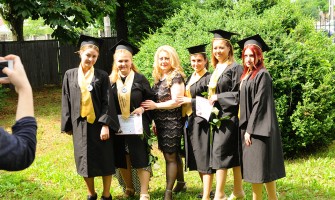 Toca Absolvire Alba / Esarfe Absolvire in Alba | Robe Absolvire de Vanzare in Alba