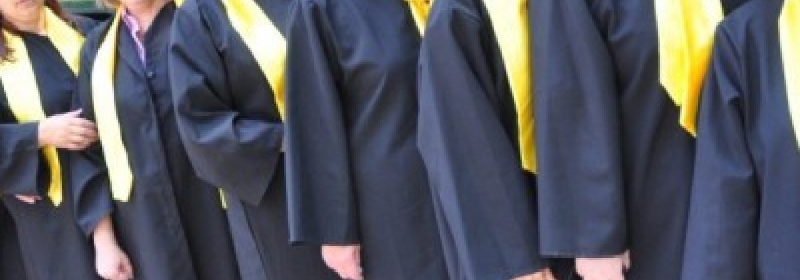 Toca Absolvire Tasnad / Esarfe Absolvire in Tasnad | Robe Absolvire de Vanzare in Tasnad Toca Absolvire Tasnad / Esarfe Absolvire in Tasnad | Robe Absolvire de Vanzare in Tasnad