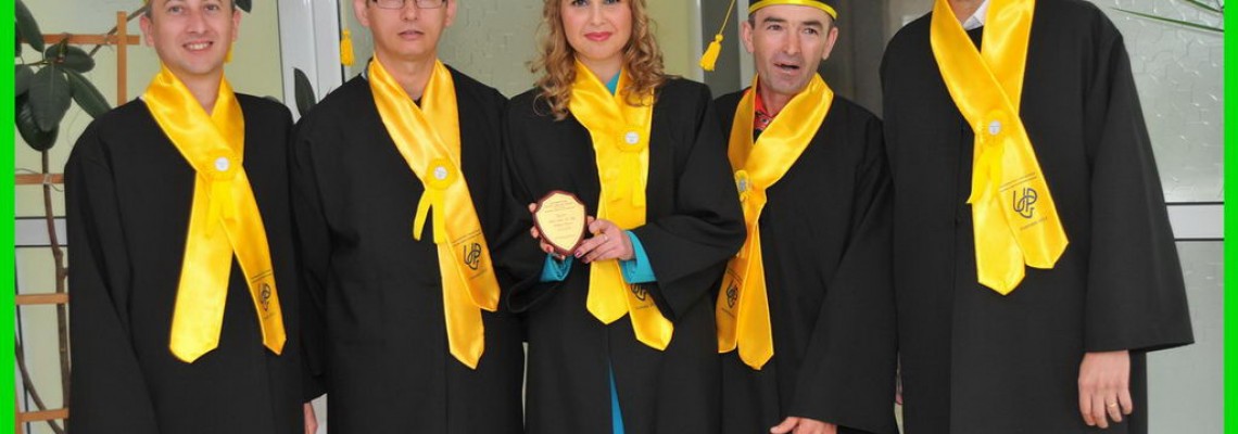 Toca Absolvire Covasna / Esarfe Absolvire in Covasna | Robe Absolvire de Vanzare in Covasna Toca Absolvire Covasna / Esarfe Absolvire in Covasna | Robe Absolvire de Vanzare in Covasna