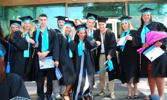 Toca Absolvire Iasi / Esarfe Absolvire in Iasi | Robe Absolvire de Vanzare in Iasi