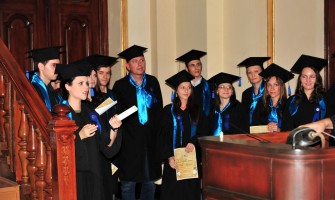 Toca Absolvire Satu Mare / Esarfe Absolvire in Satu Mare | Robe Absolvire de Vanzare in Satu Mare