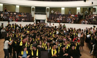 Toca Absolvire Dumbrăveni / Esarfe Absolvire in Dumbrăveni | Robe Absolvire de Vanzare in Dumbrăveni